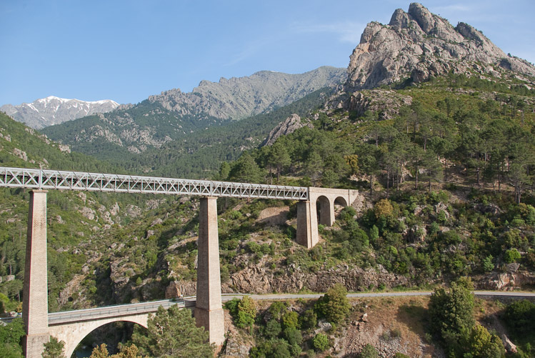 Quatrième jour : pont du chemin de fer.