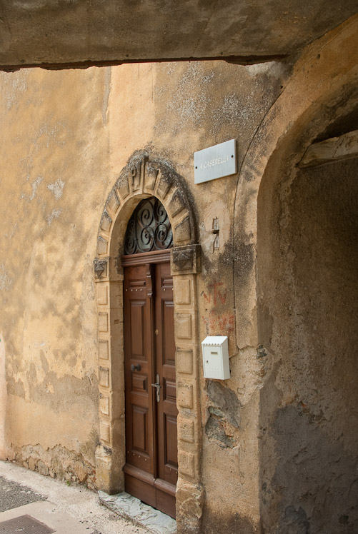 Village muraille de Omessa.