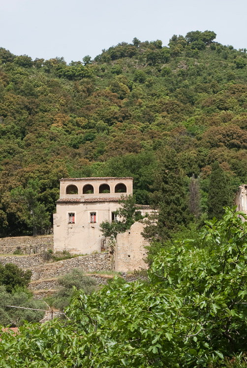 Village muraille de Omessa.