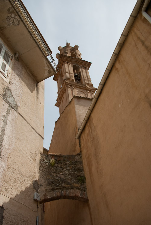 Village muraille de Omessa.