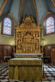 L’église Saint-Nicolas. <br> Le maître-autel (retable) est une merveille de la Renaissance, tout entier en bois doré, de 6 m de hauteur et 4,25 m de large, rempli de sujets divers, statues, statuettes, bas-reliefs au nombre de 18 à l’origine.
Ce retable aurait été offert à l’église de Marignane par Louise de Savoie en 1518, mère du roi François 1er. D’après la légende, cet autel serait une imitation de l’un de ceux de Sainte-Marie Majeure de Rome. L'artiste lui-même nous est inconnu et son œuvre a du être exécutée après 1516, entre 1518 et 1534, obligatoirement avant 1540, car ce retable contient un homoncule, interdit depuis le concile de Trente en 1540.