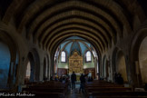 L’église Saint-Nicolas. <br>Elle se compose d’une nef principale haute de 8,50 m. La longueur du sanctuaire, du chœur à la grande porte, est de 30 m ; les deux nefs latérales, hautes de 5,50 m sont longues de 26 m seulement.
On suppose que cette église, à l’origine, devait être un temps d’idoles dédié à Diane des Ephésiens, ainsi qu’on le voit par les têtes de béliers et d’animaux apocalyptiques, et autres emblèmes ou figures, rappelant l’architecture du paganisme et placés en culs de lampe au bas des arceaux.