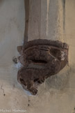 L’église Saint-Nicolas. <br> La troisième chapelle,à gauche, est une chapelle alchimique. On y trouve la « salamandre couronnée », symbole du roi François Ier, la « Tarasque » représentant en Provence, la « Vouivre » ou la femme, être tellurique donnant son énergie au vivant.