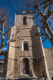 L’église Saint-Nicolas. <br> L'ensemble nef-choeur a été « raccroché » à une ancienne tour peut être du rempart, modifiée dans sa partie haute et par deux piliers d'arêtes au nord-est et au sud-est pour être de même facture que l'ensemble et la renforcer. L'ensemble des gargouilles est homogène à l'exception peut être de celle au nord-est, de facture plus ancienne.