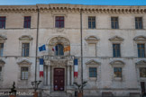 Château des Cauvet <br>Le portail central, plus animé, est plus tardif, créé sous Louis-Anne Emmanuel de Covet, peut-être vers 1770.<br> 1603-1609. Jean-Baptiste Ier de Covet fait rénover la 