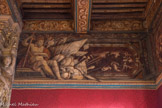 Château des Cauvet <br> Soldat antique et trophée d'armes.