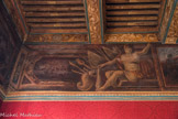 Château des Cauvet <br> Soldat antique et trophée d'armes.