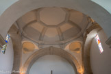 Valsaintes. <br> Le chœur de l'église et sa coupole octogonale. Les 4 trompess, aux 4 angles, sont ornées de conques qui rappellent le culte ancien de la Mère Divine, transformé en culte marial (Vierge Marie).