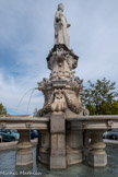 Bourg-Saint-Andéol. <br> Statue Notre-Dame de la Vierne. Cette œuvre est celle de marbriers bourguésans, Bouvas, Pinoti et Imbert, qui s’inspirèrent d’un modèle réduit de Delorme, Grand Prix de Rome. Baussan fils est l'architecte. Les trois faces de la fontaine évoquent la végétation et la faune des Bois du Laoul.