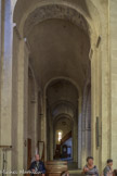 Eglise Saint Andéol. <br> Les bas-côtés, également voûtés en berceau communiquent avec la nef par de grandes arcades en plein cintre.