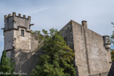 Bourg-Saint-Andéol. <br> La Tour Nicolaÿ. Cet Hôtel particulier fut construit par la famille Nicolay en deux temps, à la fin du XVème et au début du XVIème siècle.
Il marque le passage entre le style gothique finissant (façade Est et tour) et la Renaissance (double galerie et clef pendante). La tour octogonale renferme un bel escalier à vis à noyau hélicoïdal évidé. Deux corps de bâtiment ont disparu durant le bombardement du 15 août 1944.