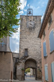 Richerenches. <br> Le beffroi fut édifié au cours des années 1746 et 1747. Sur sa façade méridionale fut installée une horloge.