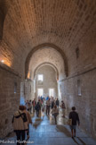 Richerenches. <br> A la fin du XIIe siècle et au siècle suivant, elle est surélevée, embellie et fortifiée. L’étage est voûté, des contreforts massifs viennent renforcer la structure du bâtiment. Ils sont reliés par des arcades formant mâchicoulis, supportant une courtine et un crénelage.