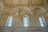 Chapelle des Moines. Berzé. <br> Les murs de la courte nef sont décorés d’arcatures sur consoles entourant les baies.