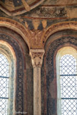 Chapelle des Moines. Berzé. <br>  Dans les écoinçons, au pied du Christ, on voit six bustes de Vierges sages ou saintes.