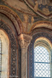 Chapelle des Moines. Berzé. <br>  Dans les écoinçons, au pied du Christ, on voit six bustes de Vierges sages ou saintes.