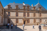 Le château de Cormatin. <br> Par chance, l’aile nord, , le logis seigneurial, subsiste intacte. Elle est construite en dernier (1620-26 env.) par Jacques du Blé. Cet intime de Marie de Médicis s'inspire du palais du Luxembourg, construit au même moment pour la souveraine.