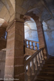 Le château de Cormatin. <br> Il est particulièrement remarquable pour ses larges arcs rampants supportant les volées de pierre et pour ses magnifiques balustres « posez de la mesme distance et de semblable architecture que ceulx de l’hostel du Luxembourg » (contrat de 1624).