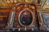 Le château de Cormatin. <br> La salle des miroirs. Au-dessus de la cheminée, le maître des lieux, Jacques du Blé surnommé à la Cour 