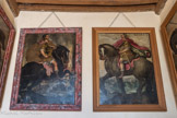 Le château de Cormatin. <br> La chambre du marquis. Néron et Galba. La série des empereurs est très probablement à Cormatin depuis le début du XVIIème siècle.
Jacques du Blé était lié au nouveau duc de Mantoue, Charles de Gonzague-Nevers, neveu de Marie de Médicis.
En 1628, il commanda l’armée réunie en France par le duc pour délivrer le marquisat de Montferrat en Piémont, pendant la guerre de succession qui l’opposait à l’empereur.
Lorsque Charles de Gonzague-Nevers fut enfin reconnu duc de Mantoue en 1630, il récompensa ceux qui l’avaient aidé à reconquérir ses états.
Le duché étant ruiné par la guerre, le duc offrit les épaves des immenses collections Gonzague, dont la plus belle partie avait déjà été vendue au roi Charles Ier d’Angleterre en 1627.
Jacques du Blé, qui avait commandé les troupes ducales et investit sa fortune personnelle dans cette aventure militaire, était mort depuis un an.