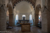 L'église Saint-Martin de Chapaize. <br> Le chœur et ses trois absides ont été reconstruits à la fin de l’époque romane, dans le même style que le chœur de la priorale voisine de Lancharre. L’abside est percée de trois baies et d’une piscine (ou lavabo) à droite.