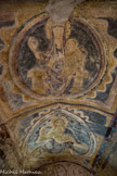 Saint-Philibert de Tournus. La crypte<br> Ces fresques représentent le Christ en Gloire et la Vierge Marie en Majesté dans une mandorle et portant l’enfant.