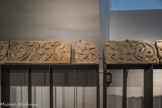 Cluny. <br> Beaucoup d'entre eux ne constituent pas des espèces mais des êtres hybrides. Seuls se reconnaissent aisément le griffon, la sirène, le centaure et le basilic. Tous sont hérités des cultures antiques et sont peut-être figurés à l’entrée des églises pour conjurer les forces du mal.
