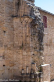 Cluny. <br> Cluny. <br>Les Barabans. Tours de façade de l'église XIIIe et XIVe siècle. Au XVIIIe, tour des Archives et Trésor, et tour de la Justice. Ils entourent les colonnes de l’ancien grand portail ouest du narthex qui achevait la grande église, déjà en style gothique.