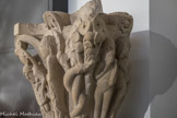 Cluny. <br> Adam et Eve, nus, sont tentés par le serpent et mangent la pomme.