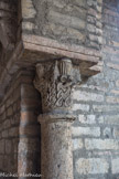 Saint-Philibert de Tournus. Le Cloître Saint-Ardain.<br> Entrelacs.