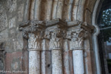 Saint-Philibert de Tournus. Le Cloître Saint-Ardain.<br> Chapiteaux gothiques