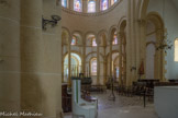 Le choeur, avec le siège de l'évêque.