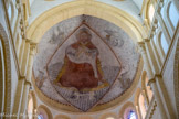 La fresque du 15e siècle du Christ en majesté dans le cul-de-four de l’abside, bénissant de la main droite et tenant dans la main gauche le monde, entre les symboles des Evangélistes. Elle fut redécouverte et restaurée en 1935.