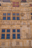 Maisons « Jayet ». <br> Au-delà de l'influence italienne, la particularité de cette façade réside aussi dans les résurgences du gothique bourguignon comme les poupons qui tiennent les armoiries familiales.