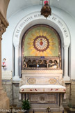 Au cœur du sanctuaire, la chapelle des Apparitions (XVIIe-XIXe siècles) <br> Une chapelle à la droite du chœur, abrite les reliques de Marguerite-Marie Alacoque, qui fut canonisée en 1920 par le pape Benoît XV.