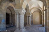 Deux églises priorales ont précédé l’église actuelle, à la fin du 10e siècle puis au début du 11e siècle. De la seconde subsiste le narthex très intéressant, qui date de la fin du 11e siècle et qui se trouve toujours devant la façade beaucoup plus haute de l’église.  C’est un ajout tardif de la priorale Paray II. Il a été restauré au 19e siècle, suite à un incendie qui provoqua son effondrement, mais il reste un exemple intéressant du narthex bourguignon à deux étages, qui apparaît à Tournus ou à Vézelay, sous des formes différentes. Il est composé de deux étages voûtés d’une architecture solide,