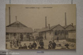 L'usine vers 1900. Un ancien savoir-faire local : la production du carreau dessiné.
Grâce aux nouveaux moyens de communication, notamment le canal du centre et le rail, la ville de Paray-le-Monial prend un nouvel essor au cours du XIXe siècle. Dès lors l'industrie céramique se développe, avec la fondation d'une manufacture de carrelage par Paul Chamoz en 1877.
La production parodienne se distingue très vite par ses qualités esthétiques et techniques, grâce au carreau dessiné par incrustation dans la masse. Lors de l'exposition universelle de 1889 à Paris, la fresque proposée obtient le premier prix médaille d'or, un succès renouvelé en 1900 avec l'exposition
de la rosace présentée hors concours. Progressivement la fabrication se rationnalise et devient industrielle.
C'est en 1921 que l'usine devient la Compagnie Générale de la Céramique du Bâtiment plus connue sous le nom de CERABATI. Elle atteint son apogée dans les années 1950, employant plus de 900 personnes. Dans les années 1990, après une restructuration importante, CERABATI devient Paray-Céramique, avant de fermer définitivement en 2005. Créé en 1993, le musée Paul Chamoz-
