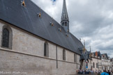 Le 4 août 1443 naît l'Hôtel-Dieu. La guerre de cent ans n'est pas encore terminée, Beaune souffre de misère et de famine, les 