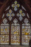 A gauche : le légat Simon de Brie, préside en l'an 1265 à la translation du corps saint Floscel à l'église Notre-Dame. Au centre : saint Floscel est condamné par le préfet Valérien à avoir la tête tranchée. À droite : Mgr Le Nordez,évêque de Dijon, ouvre la châsse de saint Floscel et donne une relique à l'église de Montebourg. Vitrail de Didron, 1900.