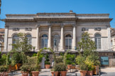 Musée Vivant-Denon. Il est Installé dans une annexe (18e s.) de l'ancien couvent des Ursulines dotée d'une façade néo-classique, il porte le nom d'une des gloires de la ville.