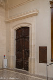 Hôtel-Dieu <br> A droite de la porte, tourniquet pour déposer les enfants.