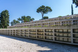 Saint-Mandrier. <br> Cimetière Franco-Italien. Partie Italienne. Columbarium renfermant les restes de 975 soldats décédés dans le sud de la France au cours de la seconde guerre mondiale.