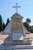 Saint-Mandrier. <br> Cimetière Franco-Italien.  Un monument est érigé à la mémoire des officiers du Service de Santé de la Marine, du personnel soignant et des religieuses, décédés à l’Hôpital maritime de Saint-Mandr