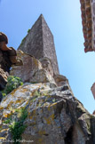 Evenos. <br>Le donjon pentagonal, planté à la pointe de l'éperon, face à l'attaque, semble imprenable.