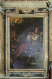Chiesa del Gesù.<br>Nef latérale droite. Dans la première chapelle de la nef latérale droite on peut voir - dans la petite coupole – une fresque de Giuseppe Galeotti et une peinture représentant Saint Ambroise chassant l’empereur Théodose Ier, œuvre de Giovanni Andrea De Ferrari (158-1669, disciple de Bernardo Strozzi).