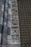 Cathédrale San Lorenzo <br>À gauche du portail sont présentées des scènes de la vie du Christ : Annonciation, Visitation, Nativité, adoration des mages, présentation de Jésus au temple, massacre des inocents et Fuite en Égypte.