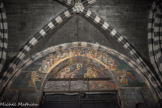 Cathédrale San Lorenzo <br> Fresque du Maestro Constantinopolitano di San salvatore in Chora, environ 1312. La justice Finale. Au centre, la Vierge intercède pour les âmes des défunts. En dessous, la Christ entre deux chérubins. Dans la lunette, deux sérafins. De chaque côté, un ange souffle dans la trompe de la Justice. A gauche, L'hétimasia (?) représente un trône vide, symbolisant l'attente du retour du Christ de la Seconde Parousie. A droite, le fleuve de feu entraîne les damnés.