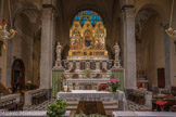 Eglise de San Bartolomeo des Arméniens. Sur le maître- autel, le triptyque de Turino Vanni ( 1415 ) avec la Vierge et des saints et l'histoire de san Bartolomeo dans la prédelle.