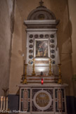Eglise de San Bartolomeo des Arméniens. Au bout de la petite nef à gauche, l'autel est consacré à la Vierge du Saint Rosaire du XIXe siècle.