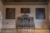 Eglise de San Bartolomeo des Arméniens. La plus grande partie des tableaux qui ornent les parois de la net et sont du XVIIe siècle, se rapportent à la Sainte Relique. A gauche, Jésus guérit un malade, d'Orazio De Ferrari. Au centre, L'Empereur Jean V le Paléologue confie le saint Visage à Leonardo Montaldo, d'A. Casoni . A droite, Anania confie le mandilion au roi Abgar.